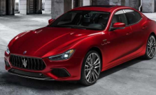 玛莎拉蒂将放弃V8发动机并推出更小的Quattroporte