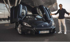 尼科罗斯伯格交付第一辆Rimac Nevera超级跑车