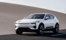 Polestar3作为该品牌的第二款量产车型首次亮相续航里程为610公里