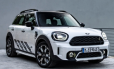 Mini Cooper以其多功能车辆和运动型驾驶体验而闻名