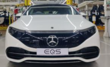 本地组装的梅赛德斯EQS580售价为卢比1.55千万