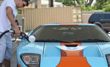 流行歌星约翰梅尔的旧福特GT超级跑车即将拍卖价值不菲