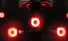 微型自行车灯具有强大的冲击力即使在黑暗中骑行也能让您看得见
