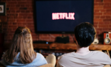 Netflix将在节目中展示通用汽车和其他公司的电动汽车