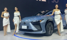 全电动雷克萨斯RZ450e在泰国推出