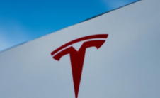 特斯拉在2023年第一季度生产的汽车数量超过其销售量