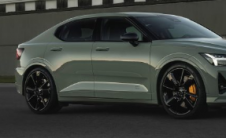 2023Polestar 2 BST 230是一款绿色运动型限量版EV功率为476马力