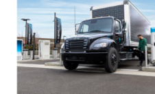 Freightliner eM2被评为2023年度商用绿色卡车