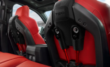 2024丰田Tacoma TRD Pro拥有狂野的座椅