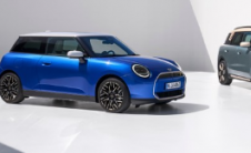 Mini推出全新CooperEV掀背车和非迷你Countryman SUV