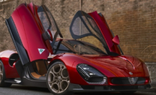 阿尔法罗密欧33Stradale推出专属汽油或电力超级跑车