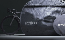 这款耐用的自行车存储罩易于部署使用后更容易收起