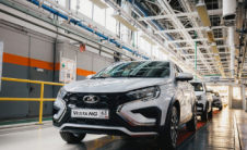 全新顶配版LADA Vesta SW和SW Cross上市