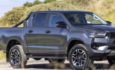 2024丰田HiLux VActive技术轻度混合动力HiLux价格和规格