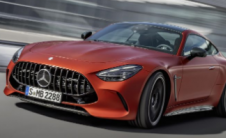 梅赛德斯AMG GT轿跑车配备600kW插电式混合动力V8