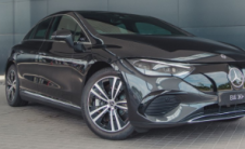 梅赛德斯奔驰推出了两款全新的2024款梅赛德斯奔驰EQE纯电动轿车
