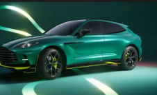 2025款阿斯顿马丁DBX707 AMR24版是一款受F1启发的SUV