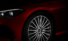 梅赛德斯在发布会前预告了CLE Cabriolet和GLC 43 Coupe