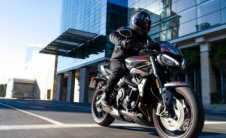 Triumph Street Triple R价格下调高达48000卢比